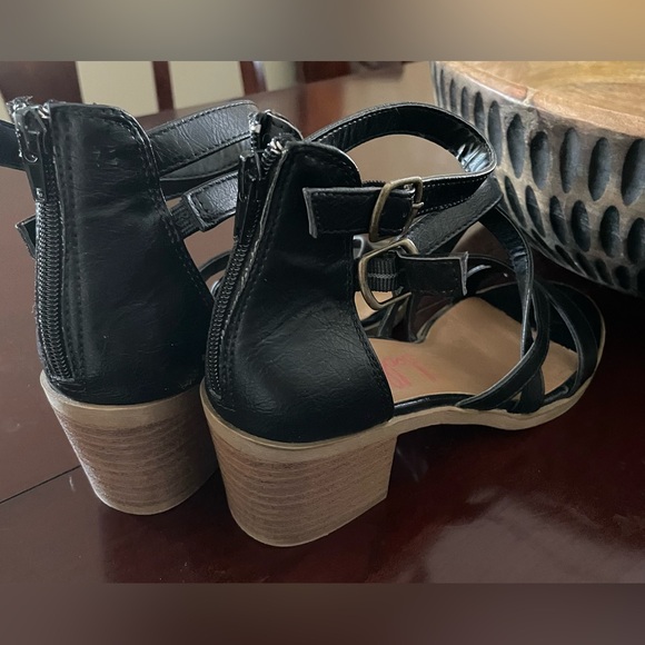 Jellypop Zipper Back Heel Ankle Strap Sandals Black Manmade Women’s Size 10 - Picture 2 of 11